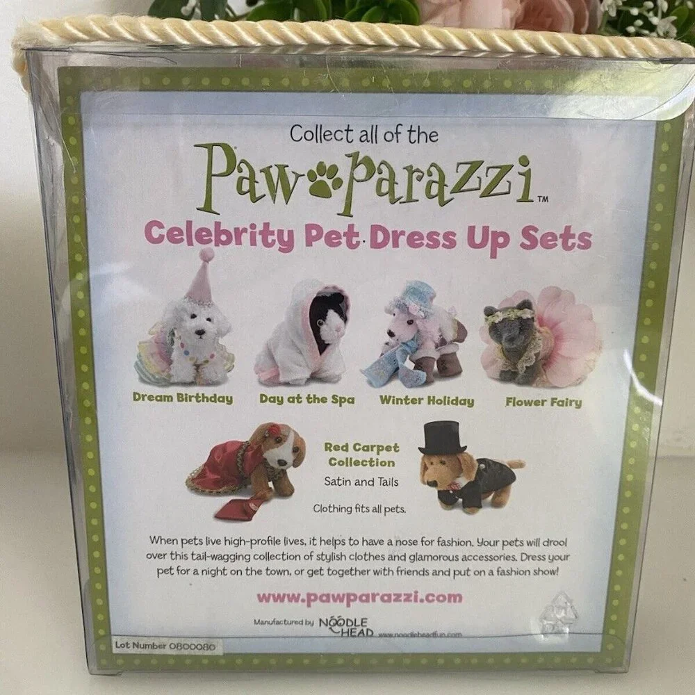 Rare Retired Paw Parazzi Celebrity‎ Pet Dress Up Winter Holiday Clothes Set NEW